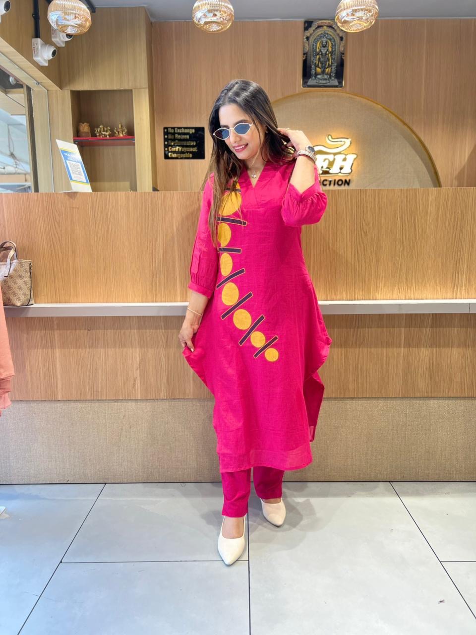 Women’s Pink Straight Kurta with Matching Bottom – Golden Embroidered Designer Kurta S
